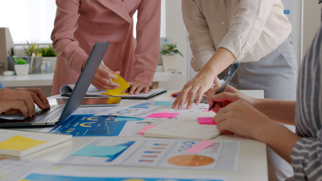 Como implementar o team building na sua organização